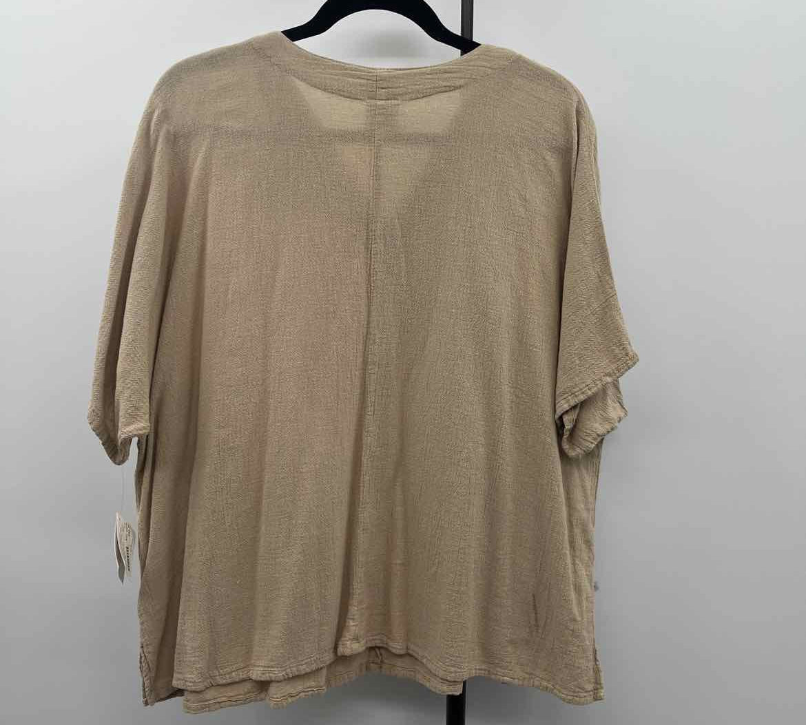 Oh My Gauze Women's Size One Size Tan Textured Short Sleeve Shirt