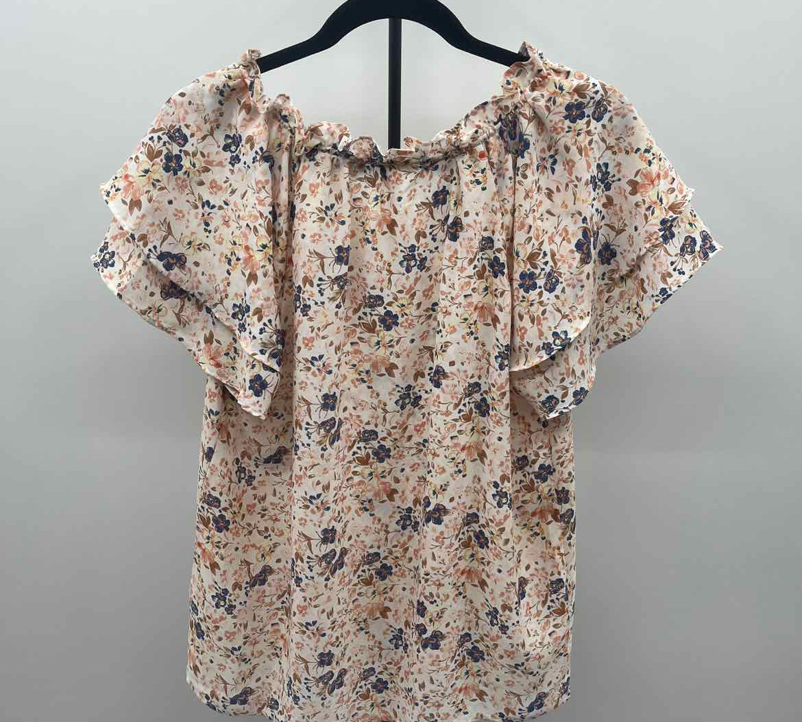 Pleione Women's Size S Peach Floral Short Sleeve Shirt