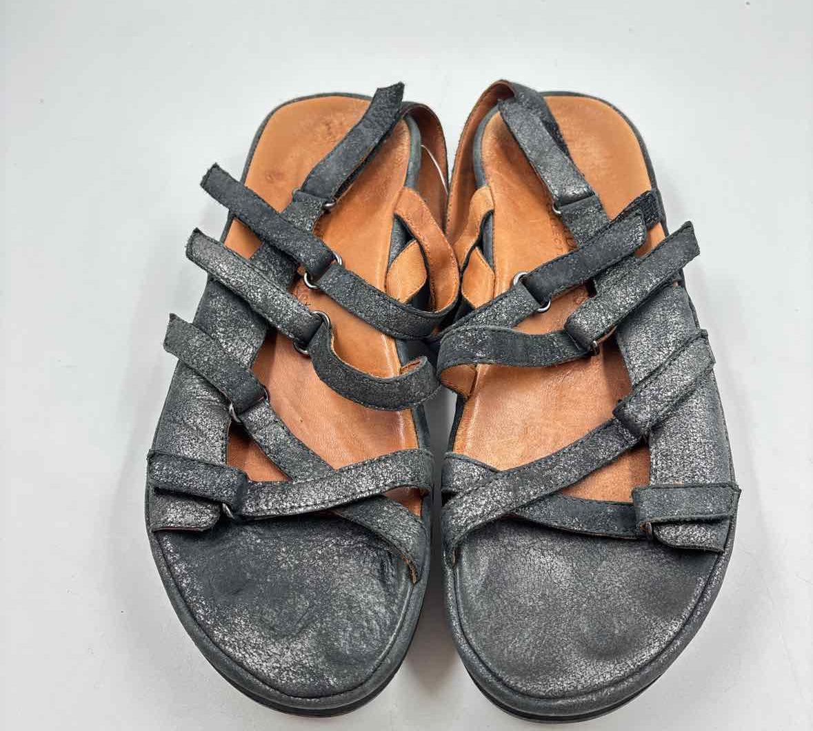 L'Amour Des Pieds Women's Shoe Size 10 Charcoal Solid Sandals