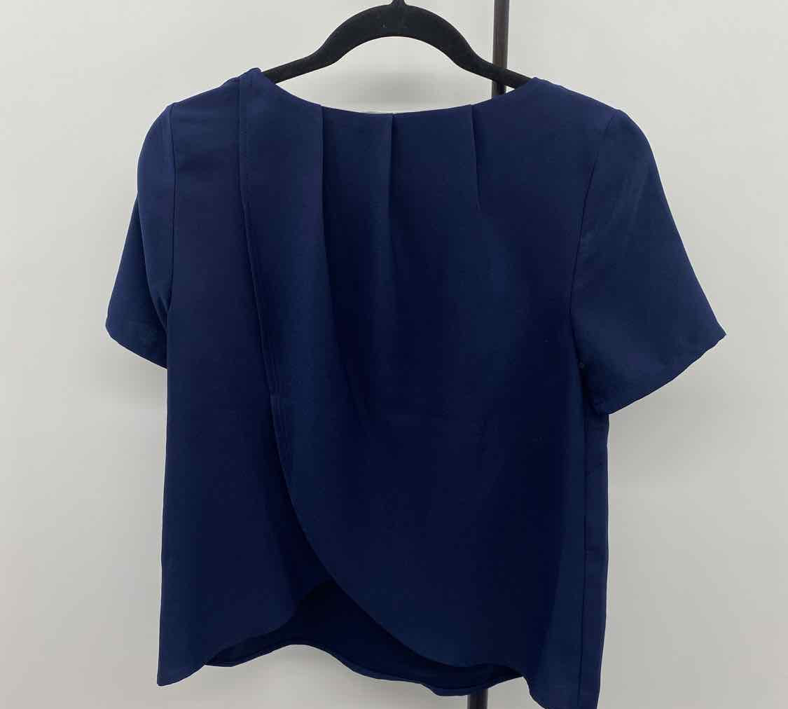 Dalia Women's Size XS Navy Solid Short Sleeve Shirt