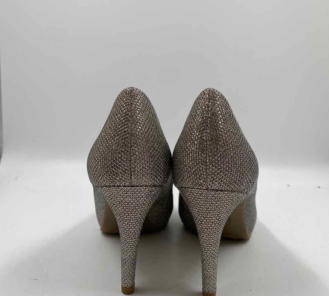 Bandolino Women's Shoe Size 7.5 Gold Shimmer Heels