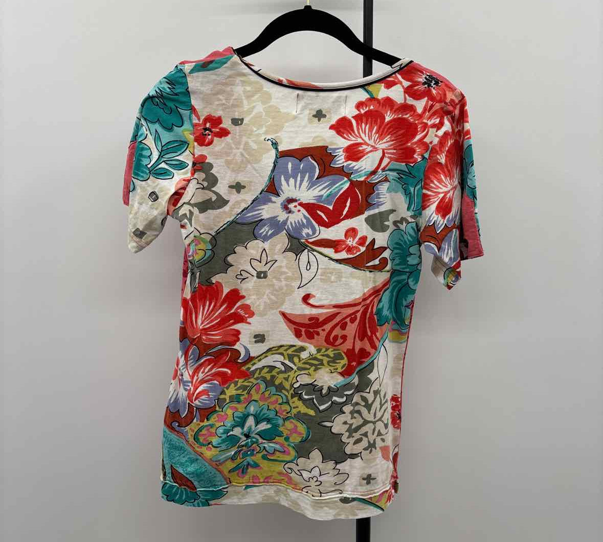 Anu Women's Size S coral Floral Short Sleeve Shirt