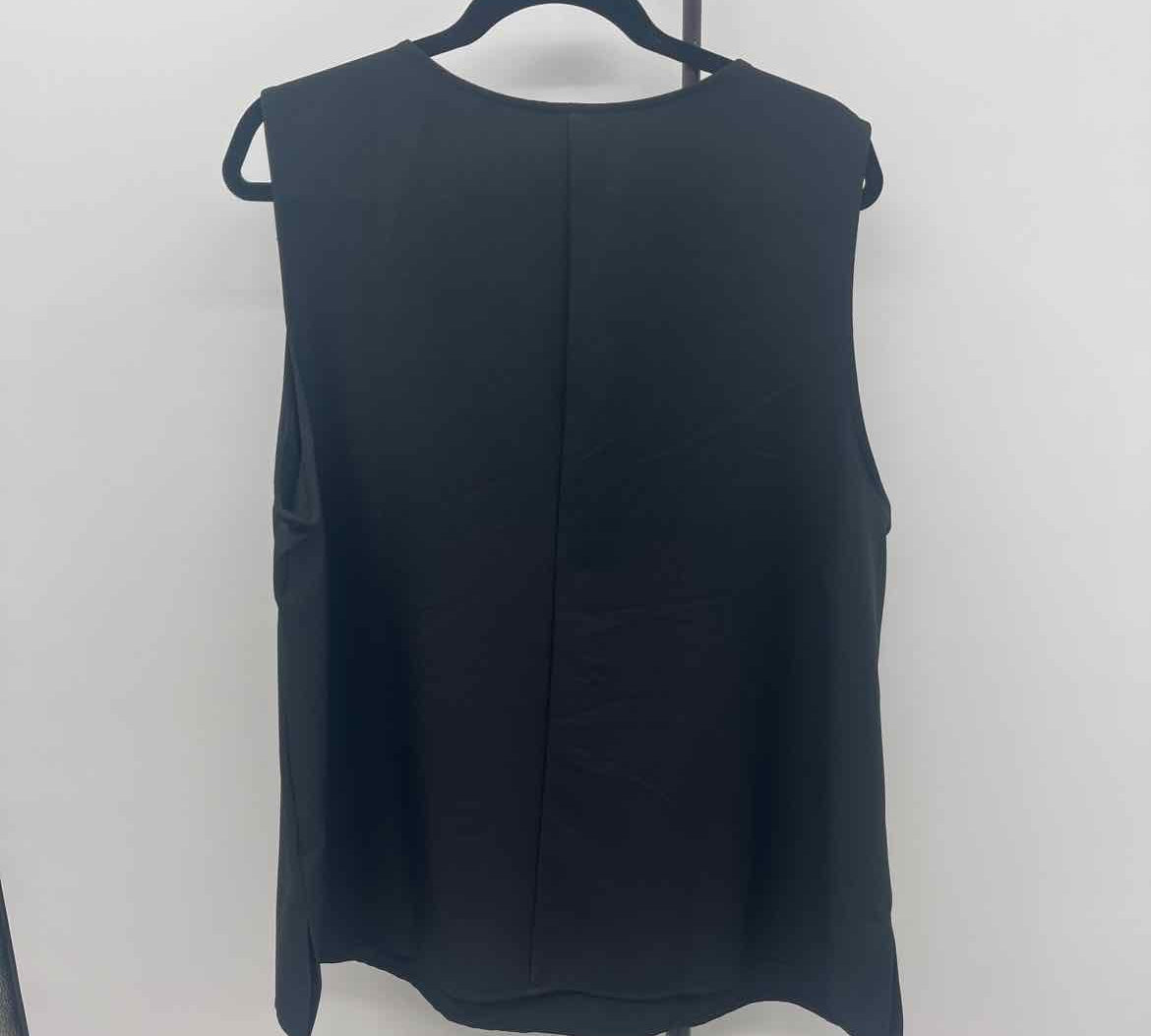 Andree Women's Size 1X Black Solid Sleeveless Shirt