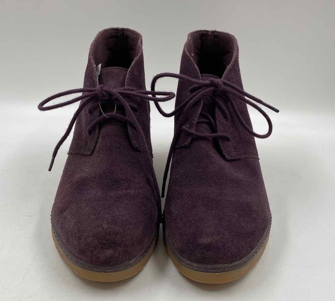 Clarks Women's Shoe Size 9 Purple Solid Dress Shoes