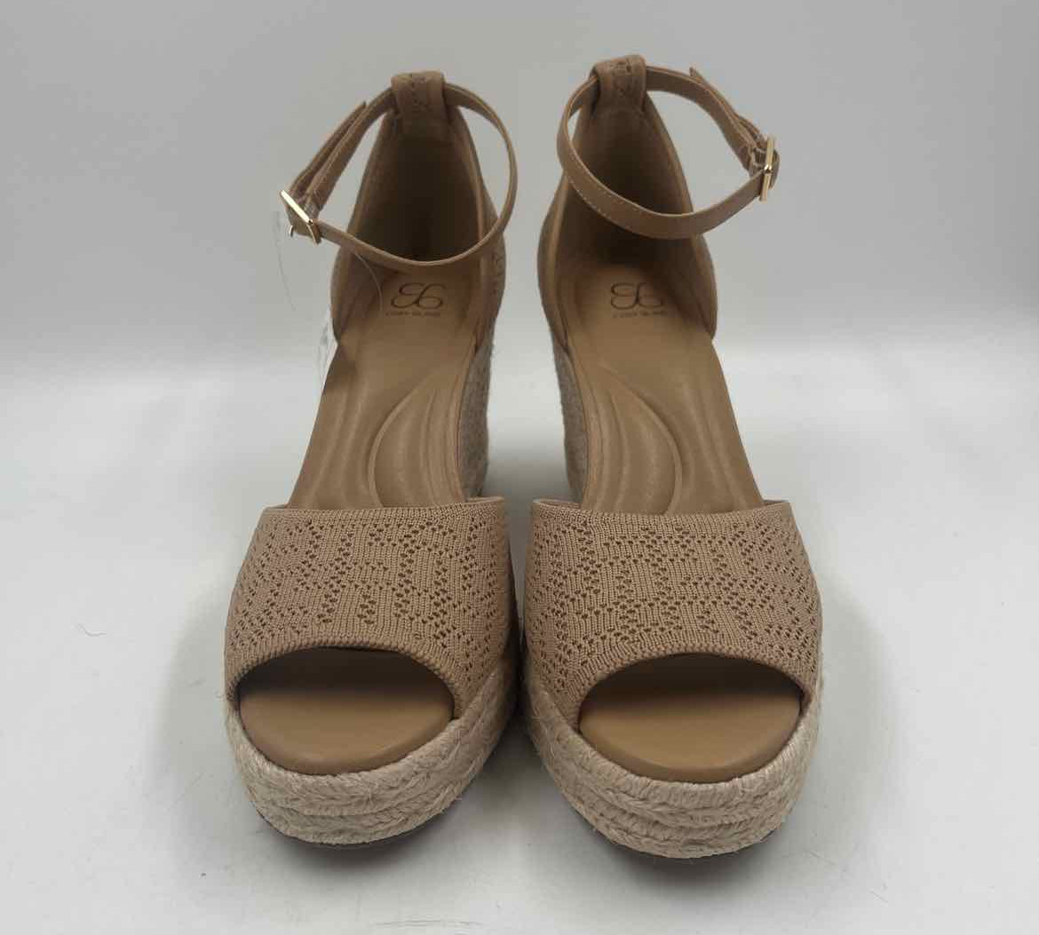 Cosy Island Women's Shoe Size 7 Tan Textured Sandals