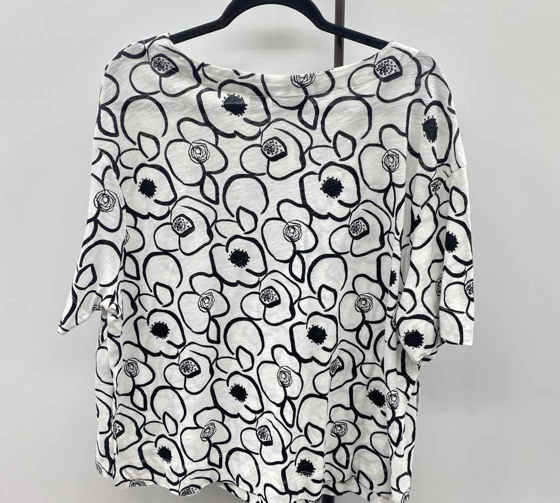 Tahari Women's Size 2X White Floral Short Sleeve Shirt
