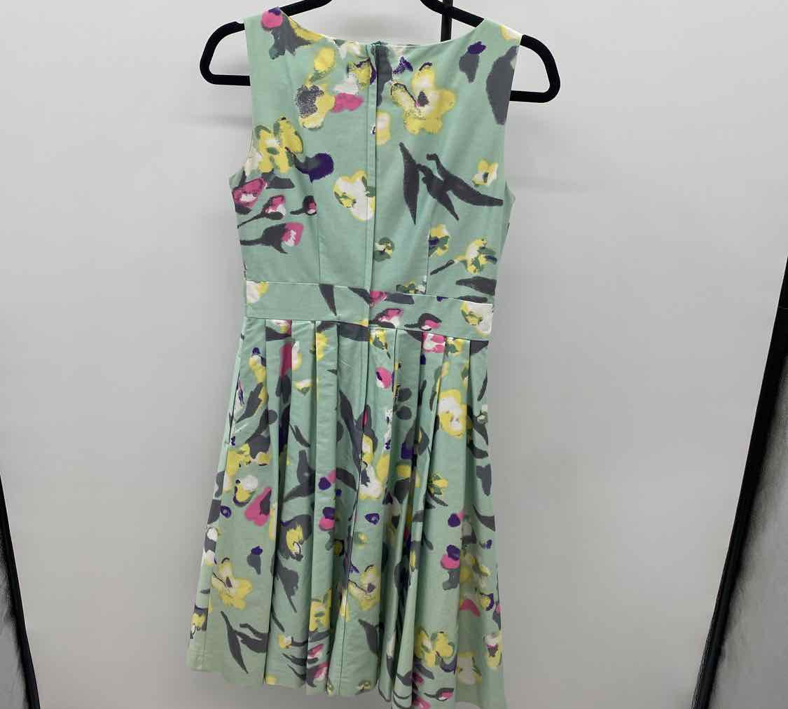 H&M Junior's Size 6 Green Floral Dress