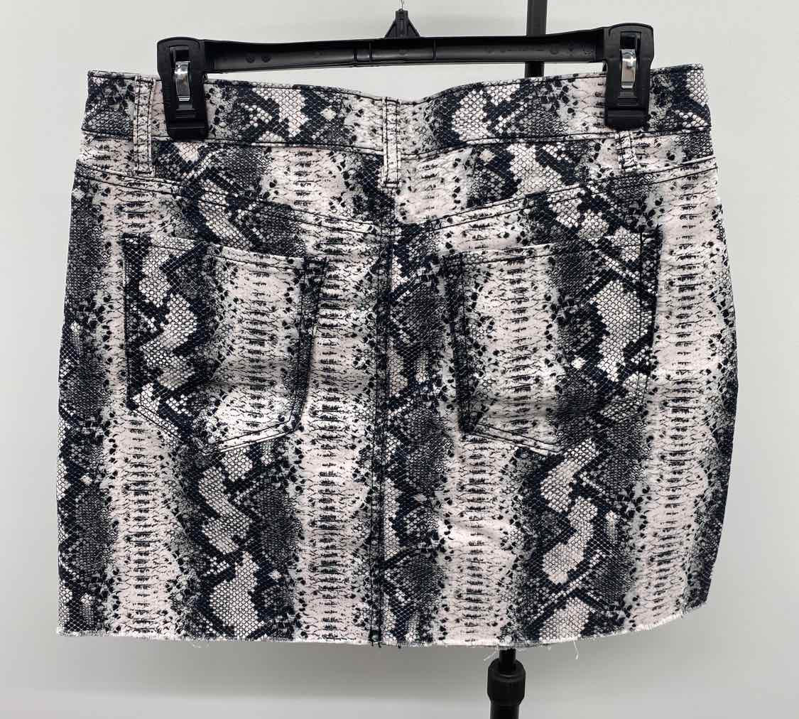 Tinseltown Junior's Size 11 Black Snakeskin Skirt