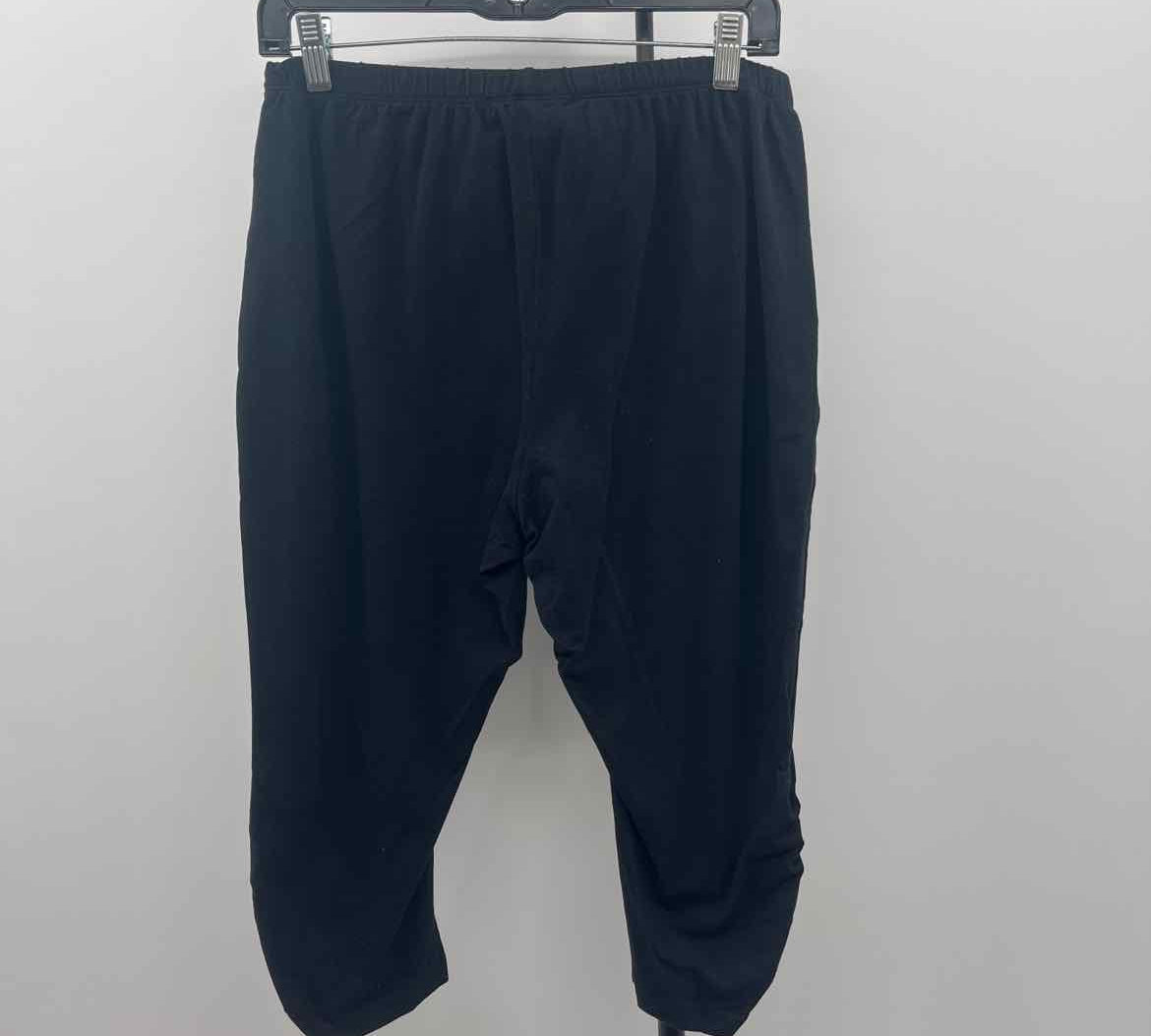 BLEU Women's Size 16 Black Solid Capris