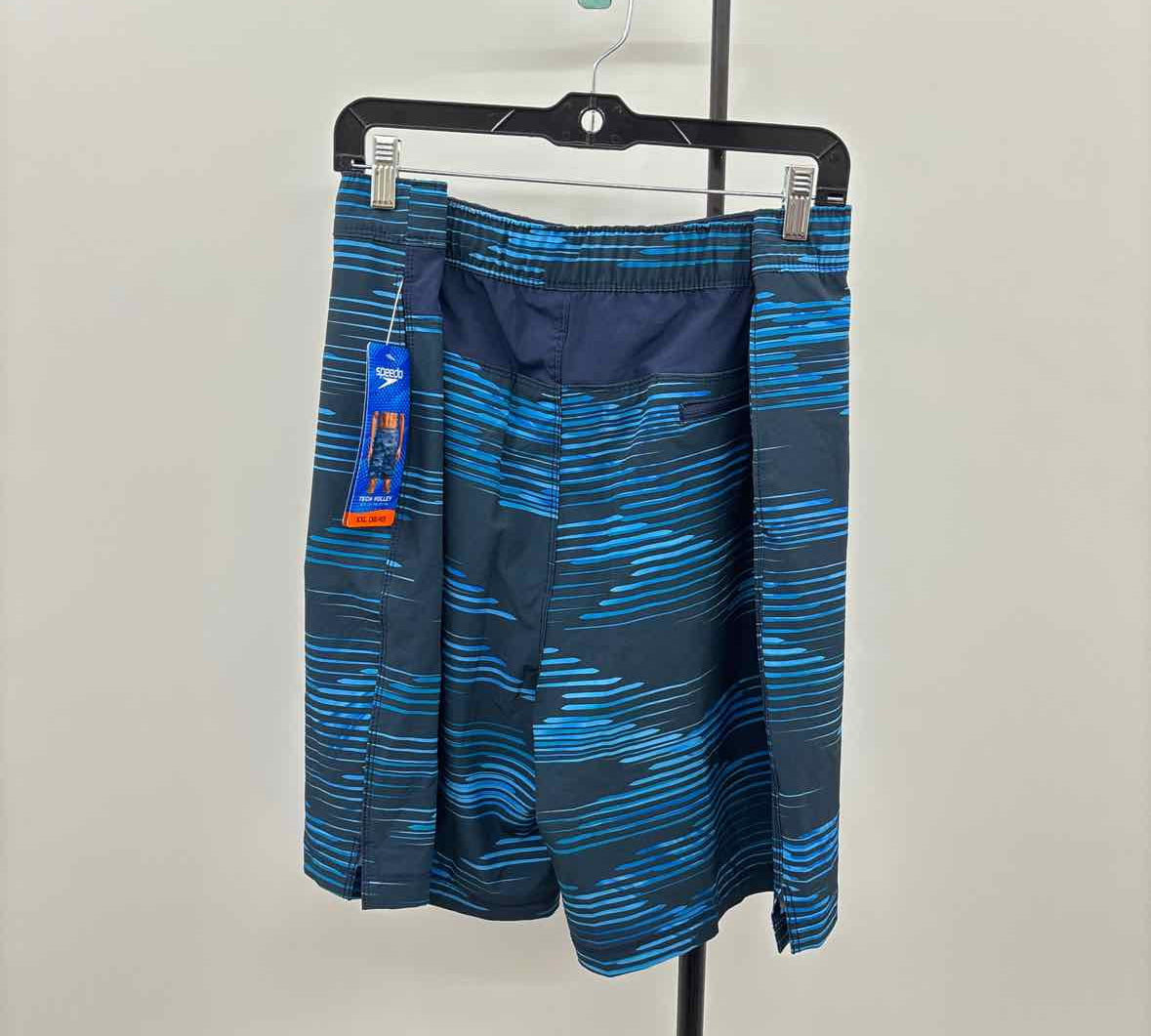 Speedo Men's Size 38/40 Blue lines New with Tags Swim Trunks