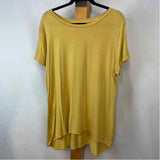 Joan Vass Women's Size XL Yellow Solid Short Sleeve Shirt