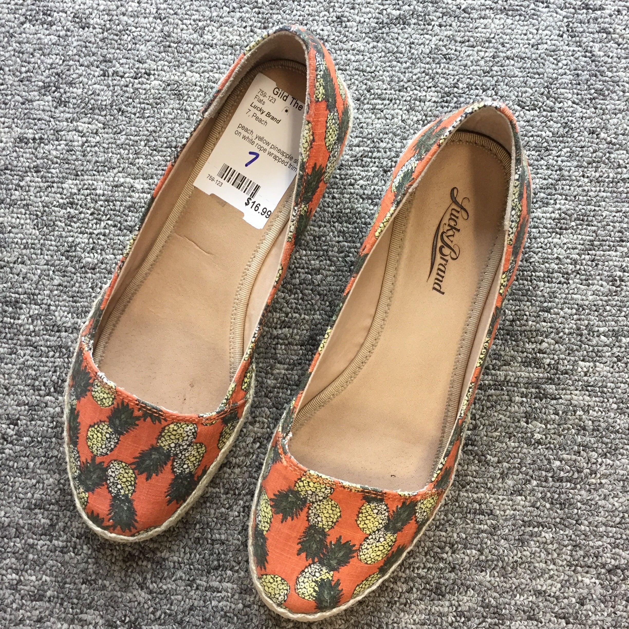 Lucky Brand Pineapple Flats, Size 7 - Gild the Lily