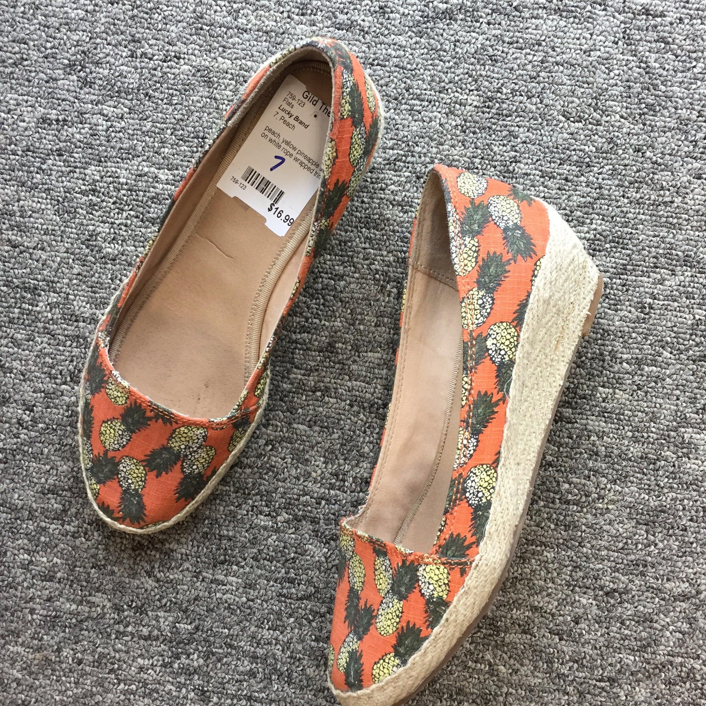Lucky Brand Pineapple Flats, Size 7 - Gild the Lily